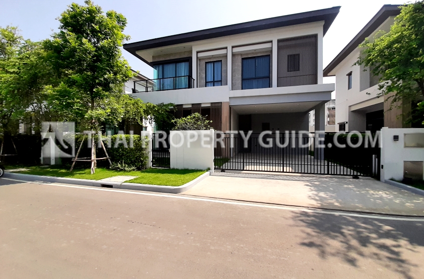 House with Shared Pool in Bangnatrad